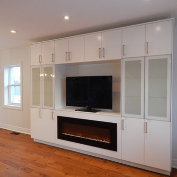 Open-Concept IKEA Kitchen and TV Built-In - Veddinge