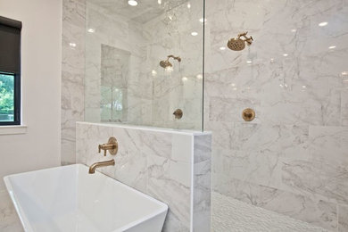 Example of a bathroom design in Other