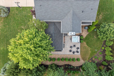 Minimalist home design photo in Cleveland