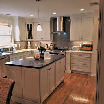 Transitional U-shaped Kitchen in W. Caldwell, NJ home