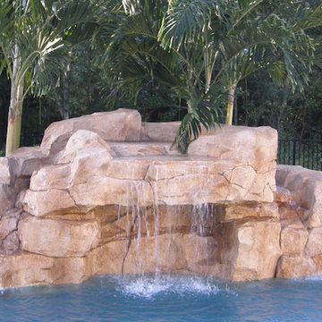 Small Carved Gunite Grotto Water Feature 4ft Bench