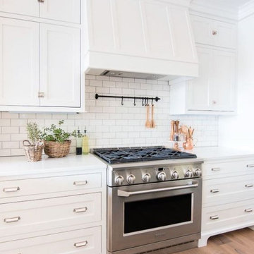 White Kitchen Cabinets