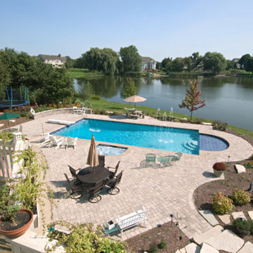 Deer Park, IL Swimming Pool and Hot Tub with Sunshelf