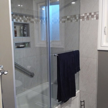 Modern Main Bathroom
