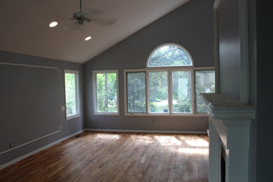 Elegant living room photo in Detroit
