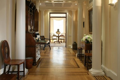 Elegant hallway photo in New York