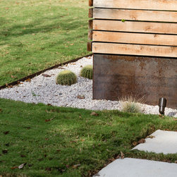 Rosedale Modern Courtyard - Home Fencing And Gates