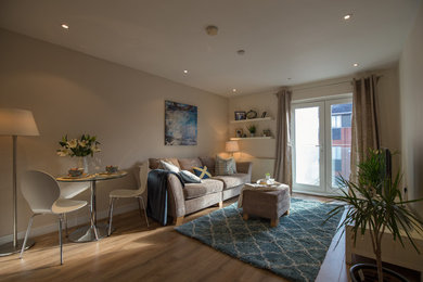 Home design - contemporary home design idea in Berkshire