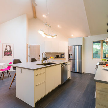 Colorful Contemporary in Champaign, IL