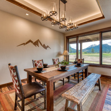 Lone Pine Lodge