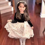 Anshu Saxena's photo