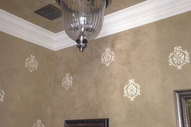 Example of a classic powder room design in New York