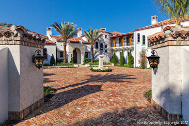 Mediterranean exterior home idea in Miami