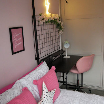 Pretty in pink - Girls bedroom