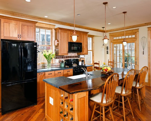 Kitchen with Black Appliances Design Ideas & Remodel Pictures | Houzz