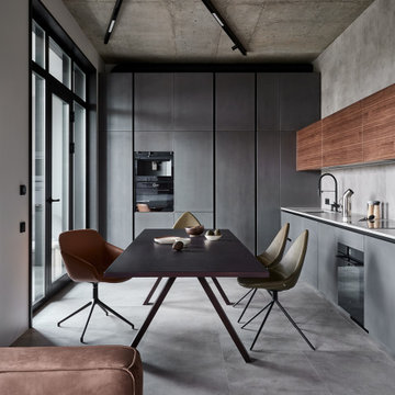 80 sqm loft-style apartment with two workplaces in Moscow