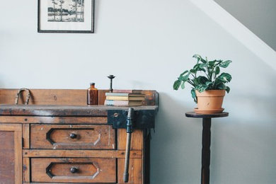 Eclectic family room photo in Nashville
