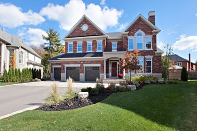 Home design - contemporary home design idea in Toronto