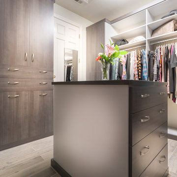 Custom Walk-in Closets