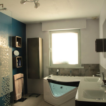 ambiance marine pour cette salle de bain