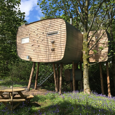 Современный Фасад дома by Echo Living