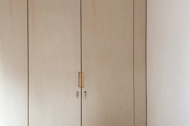 Cette photo montre un dressing et rangement tendance.