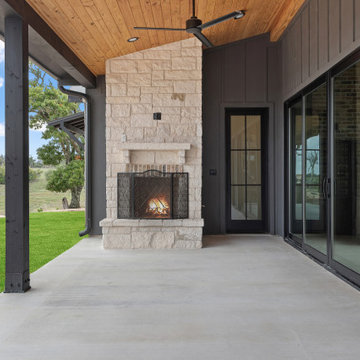 Industrial Farm House Outdoor Patio
