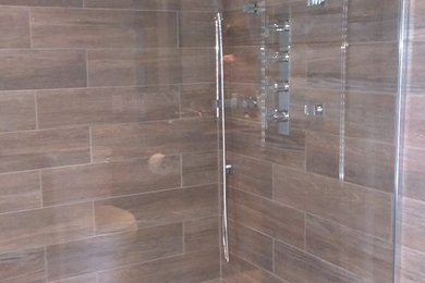 Home design - contemporary home design idea in Toronto