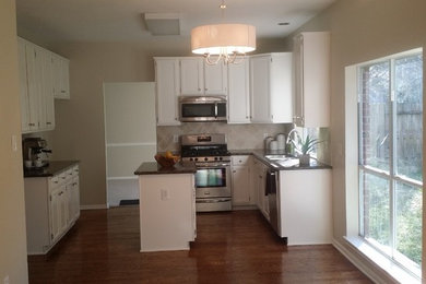 Example of a trendy kitchen design in Houston