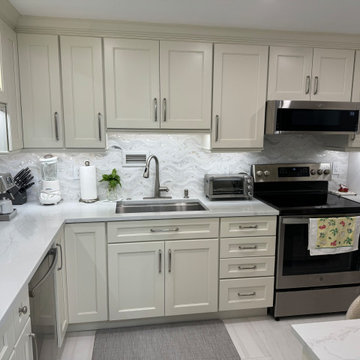 Palm Beach Island FL - Transitional Cream Kitchen - Quartz Countertops