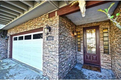 Inspiration for a transitional entryway remodel in Orange County