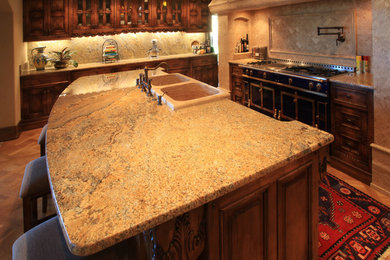 Inspiration for a timeless kitchen remodel in Albuquerque