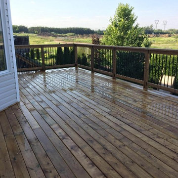 Second Story Deck in Stittsville, Ontario by FeDeck.com