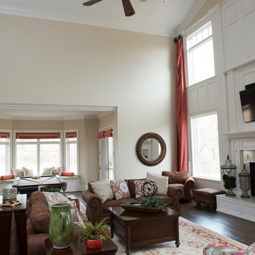 Bright and open living room with lots of class