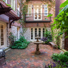 Club Fountain  Court