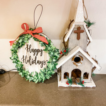 Tomlinson Farmer's Insurance Christmas Decor