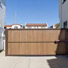 Side Gate