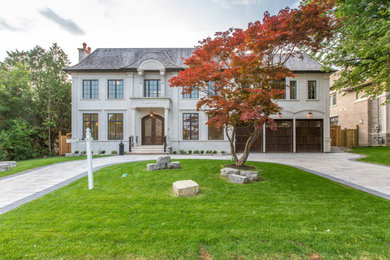 Inspiration for a transitional exterior home remodel in Toronto