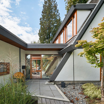 Mitchell House- Renovation / Addition