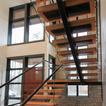 Project #98 | Modern Mono-beam Staircase with Glass Railing
