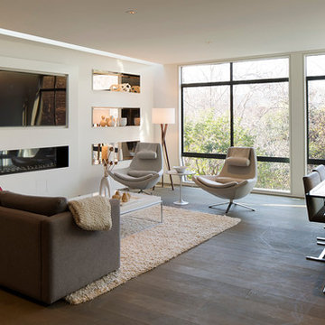 Modern Family/Living Room