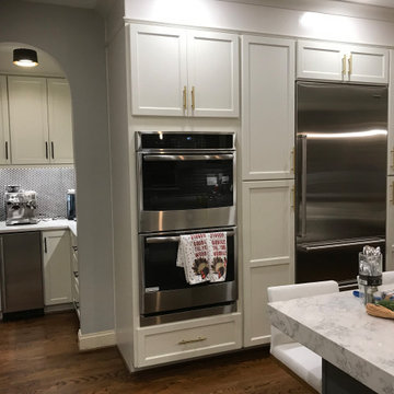 JE1-TG two tune Transitional Kitchen, Bar and Coffee Room