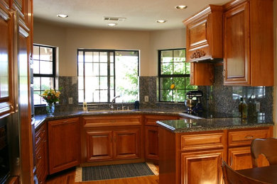 Inspiration for a modern kitchen in St Louis.