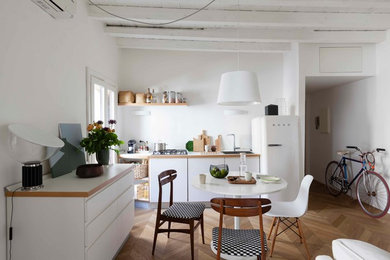 Ispirazione per una cucina design