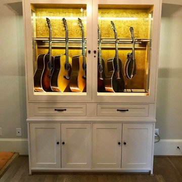 Custom Guitar Estate™ in white lacquer and birdseye maple