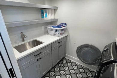 Laundry room - laundry room idea in New York