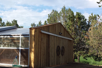 Mountain style garage photo in Other