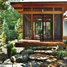 Screened in porch