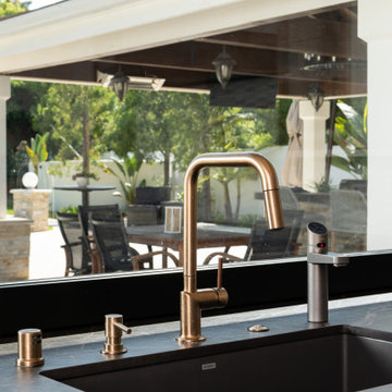 Pull down kitchen faucet