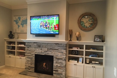 Inspiration for a transitional living room remodel in Minneapolis
